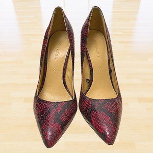 Faux Snake Skin Wedge Pointy Toe Heels • Size 8 (US)